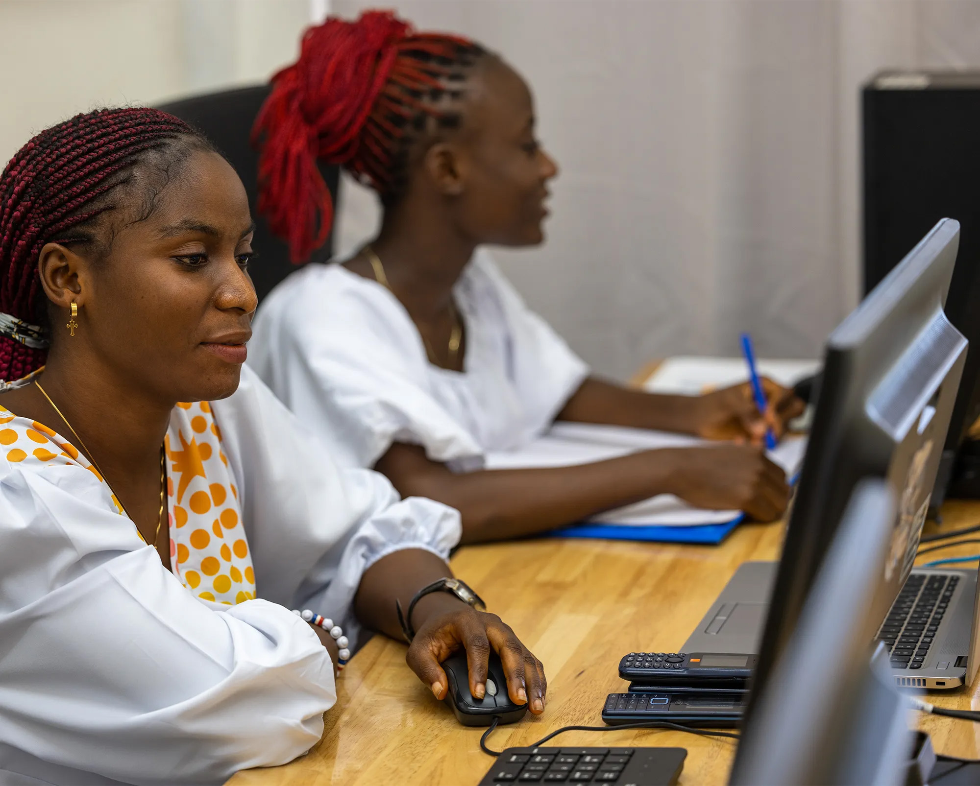 women using the computer